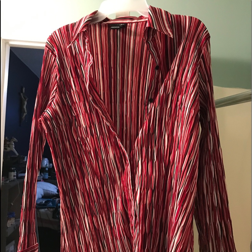 East 5th Button Doen